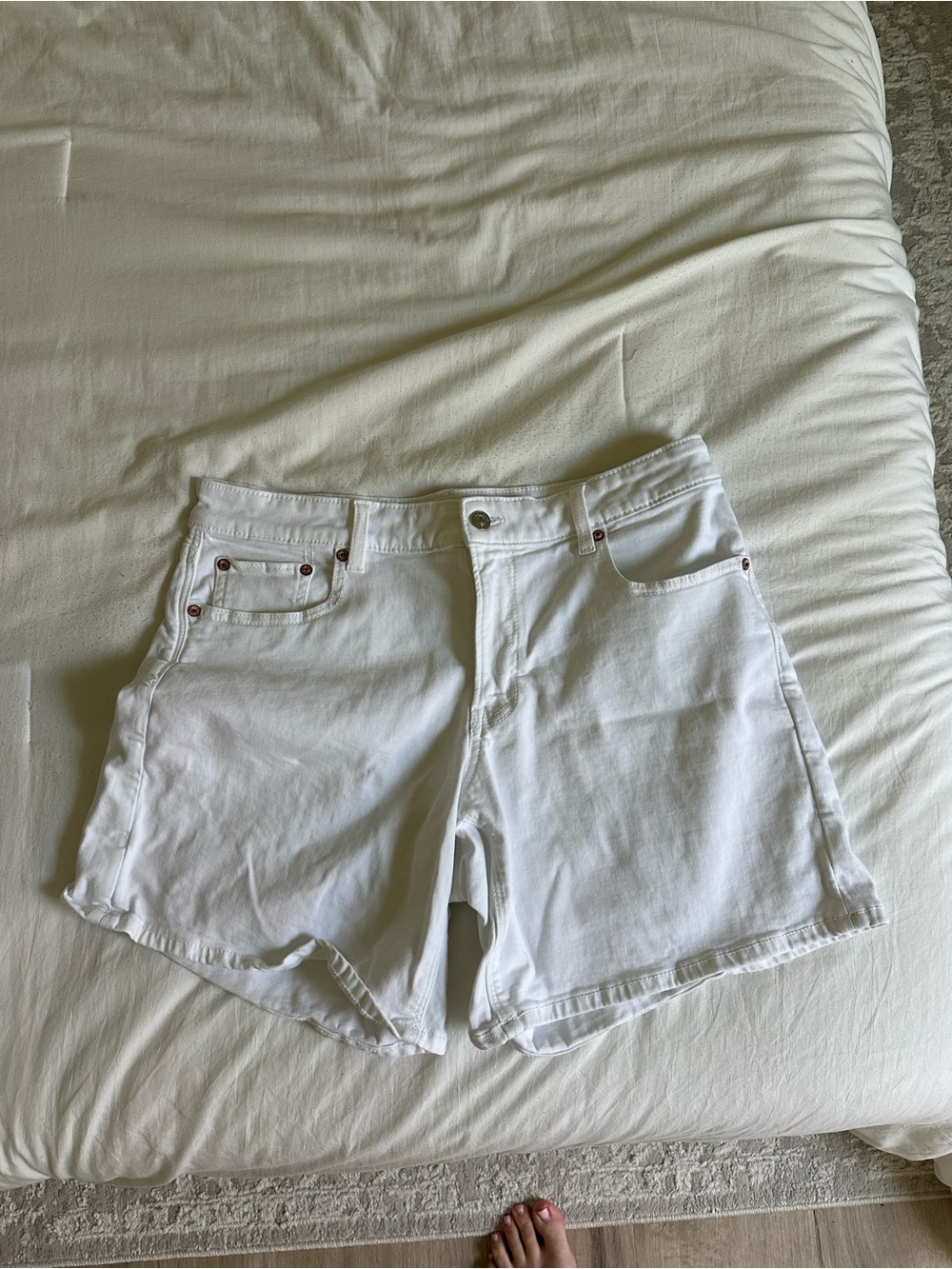 American Eagle Outfitters White Denim High-Rise Shorts